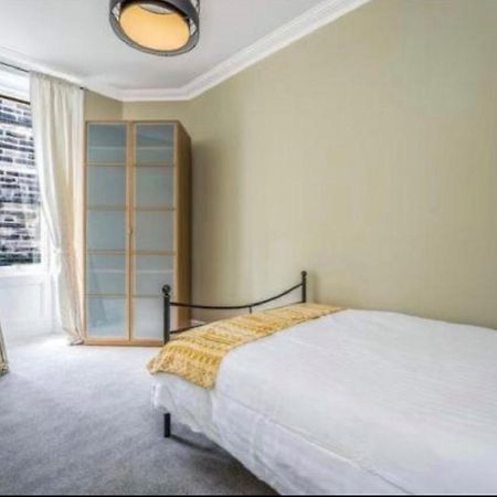 Spacious & Comfortable 3 Bedroom Apartment - Near City Centre - Free Parking Available - Sleeps Up To 5 Guests Edinburgh Eksteriør bilde