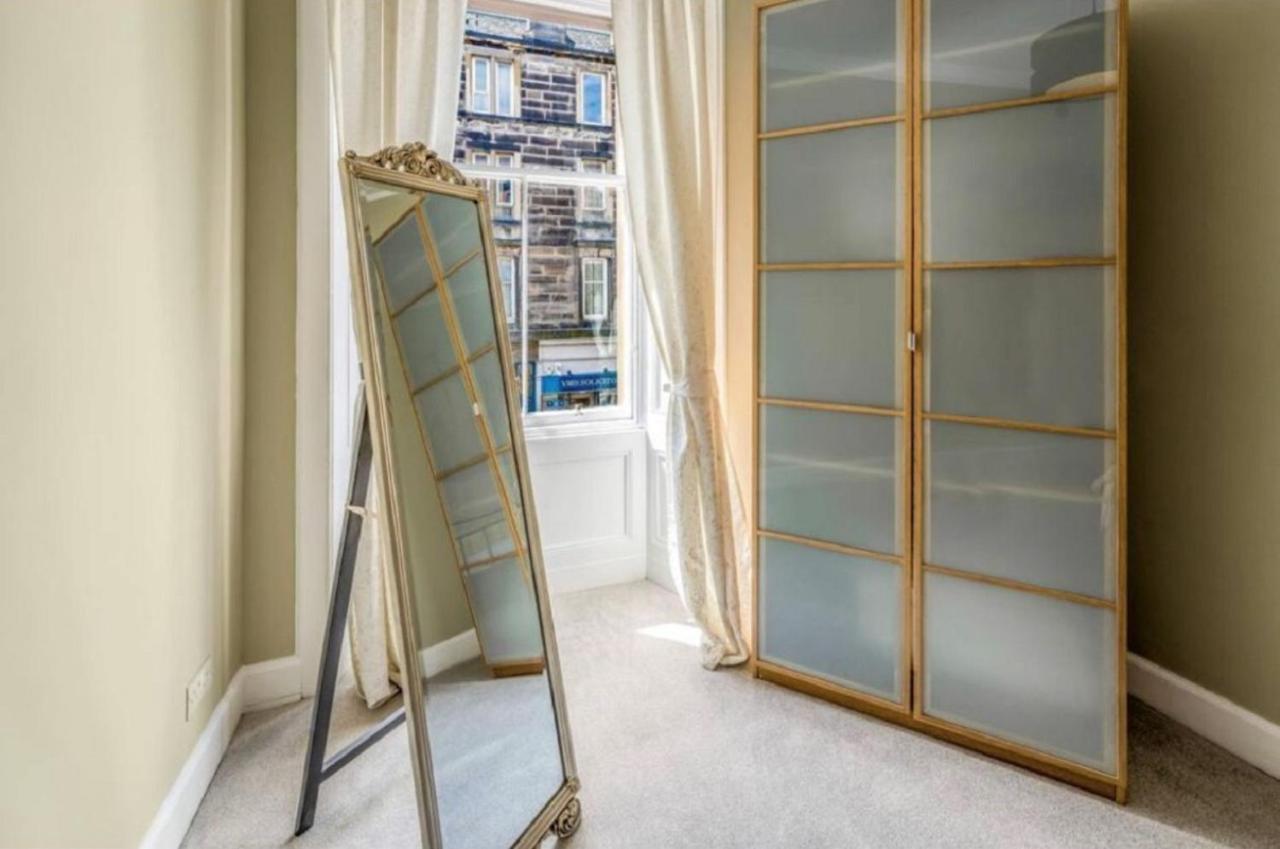Spacious & Comfortable 3 Bedroom Apartment - Near City Centre - Free Parking Available - Sleeps Up To 5 Guests Edinburgh Eksteriør bilde