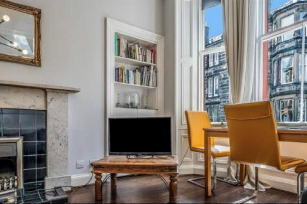 Spacious & Comfortable 3 Bedroom Apartment - Near City Centre - Free Parking Available - Sleeps Up To 5 Guests Edinburgh Eksteriør bilde